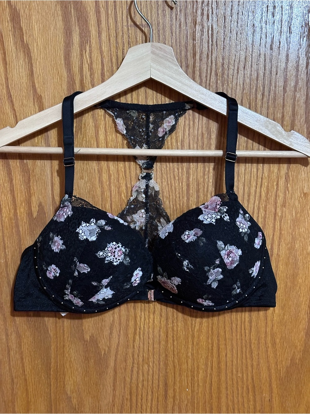 PINK Victoria's Secret Black Lace Floral Racerback Bra front closure sz 36C